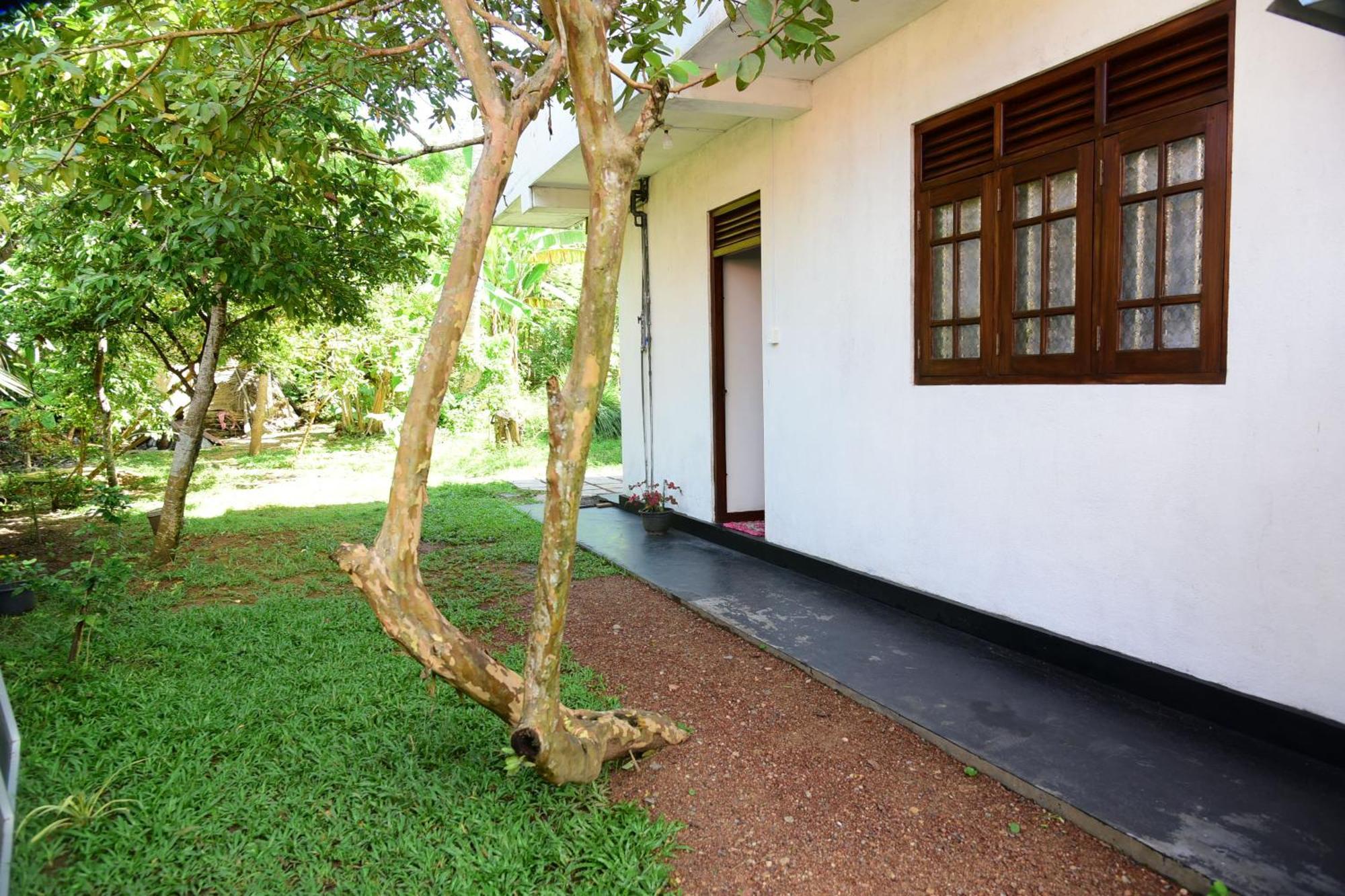 Sun Ground Villa Hikkaduwa Dış mekan fotoğraf